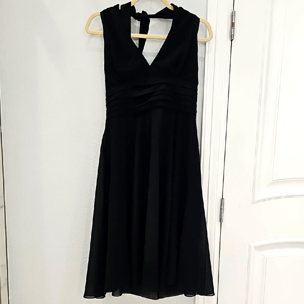 Elegant Black Sleeveless Dress